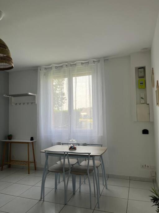 Logement 10 Minutes De Rouen Oissel Exterior foto